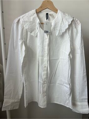 H&M White Button-Down Shirt with Embroidered Scallop Collar